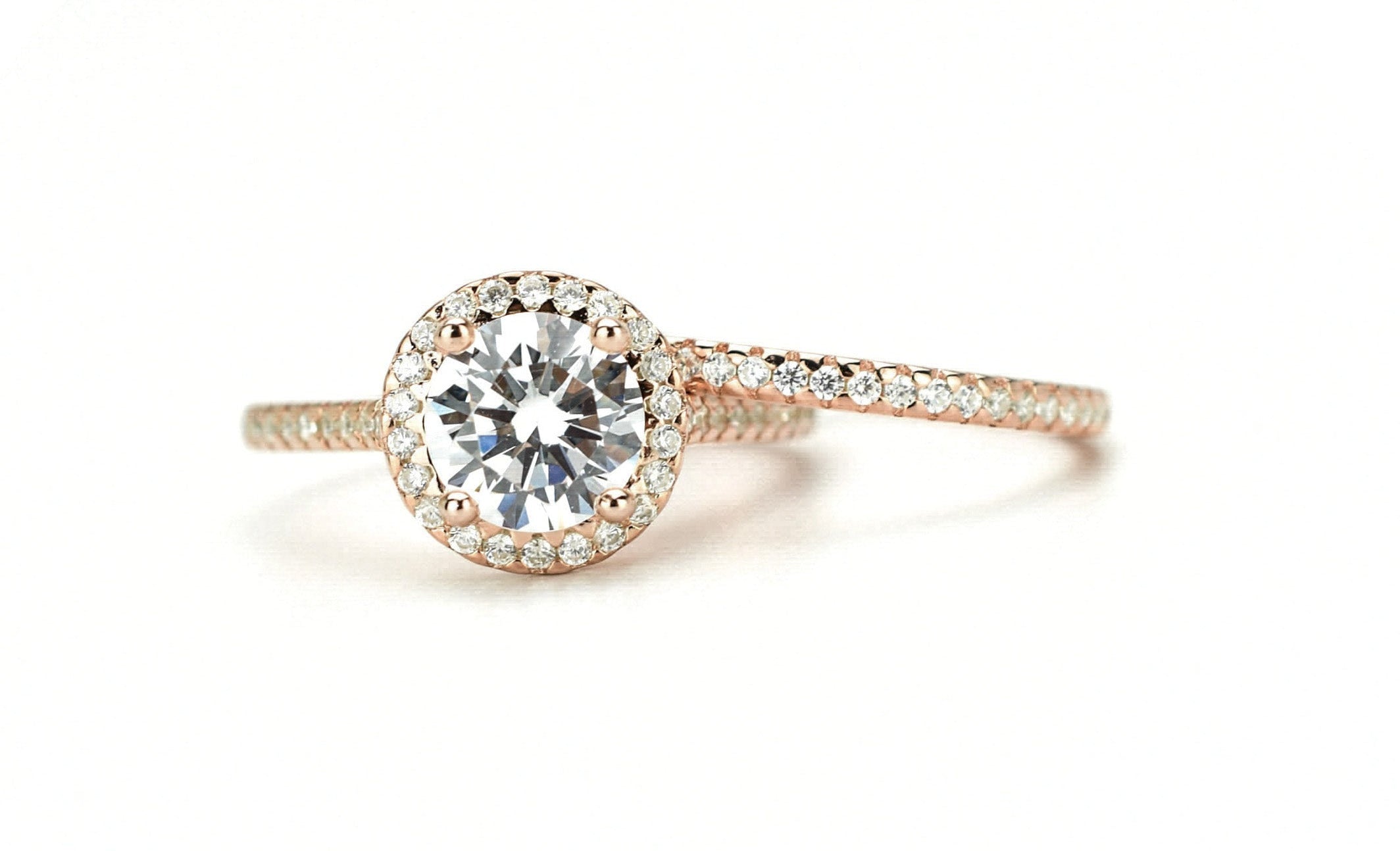 verlovingsring goud, gouden verlovingsring, zilveren verlovingsring, rosegouden verlovingsring, ring met stenen, solitaire zilveren ring met solitaire steen, vierkante ring, zilveren vierkante ring, gouden vierkante ring, ringenset goud, zilveren ringenset solitaire, Ringset