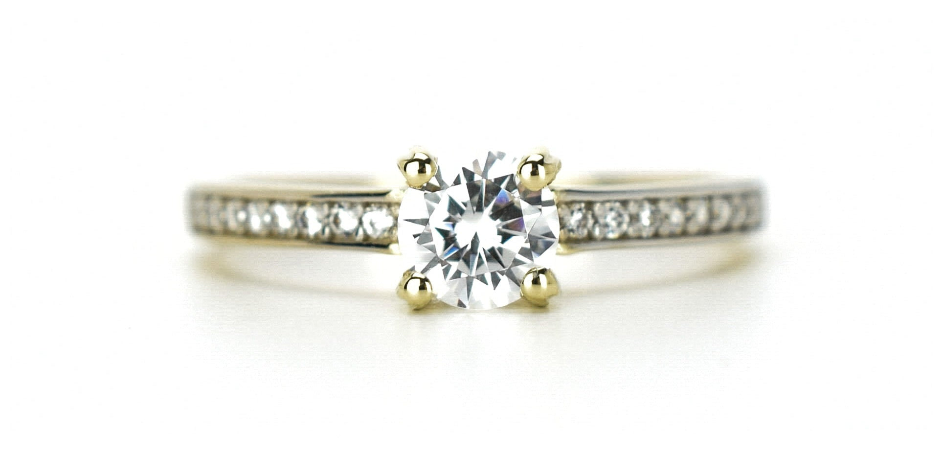 14k verlovingsring, ring goud voor vrouwen, trouwring goud, swarovski ring, swarovski ring goud,ring met steen, 14k gouden ring met stenen, solitaire gouden ring, luxe gouden ring