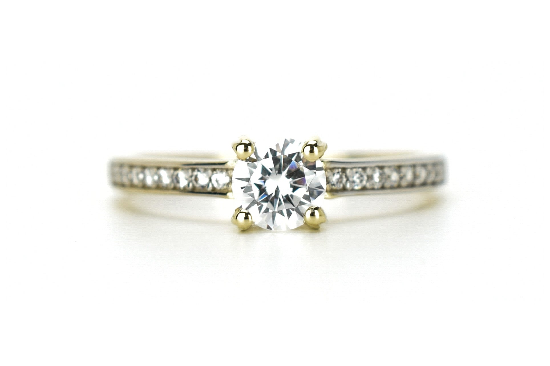 14k verlovingsring, ring goud voor vrouwen, trouwring goud, swarovski ring, swarovski ring goud,ring met steen, 14k gouden ring met stenen, solitaire gouden ring, luxe gouden ring