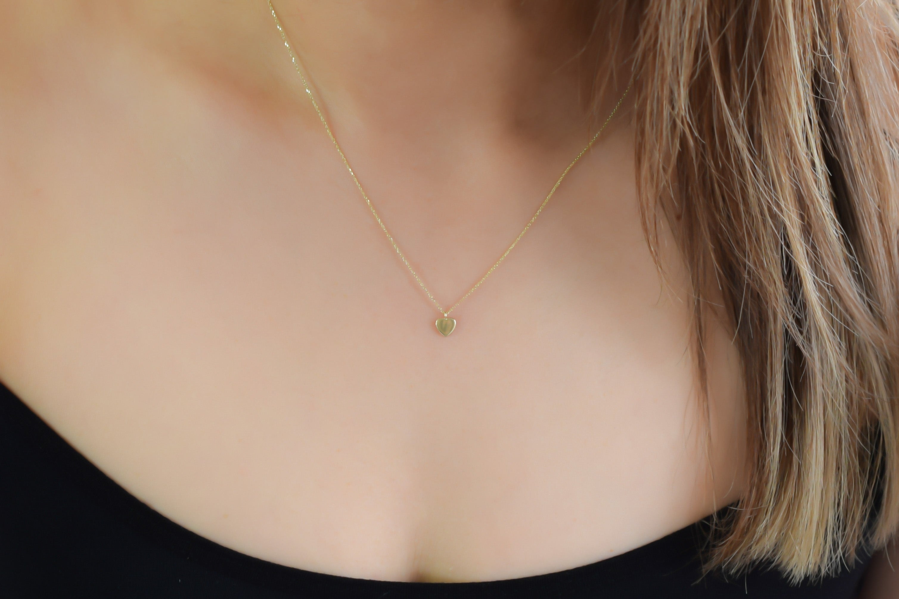 14k harten ketting,14k gouden hartjes ketting, gouden ketting met kleine hart, petite hartje ketting, love ketting, ketting 14 karaat hartje, 14k dames hartje ketting, modere ketting goud