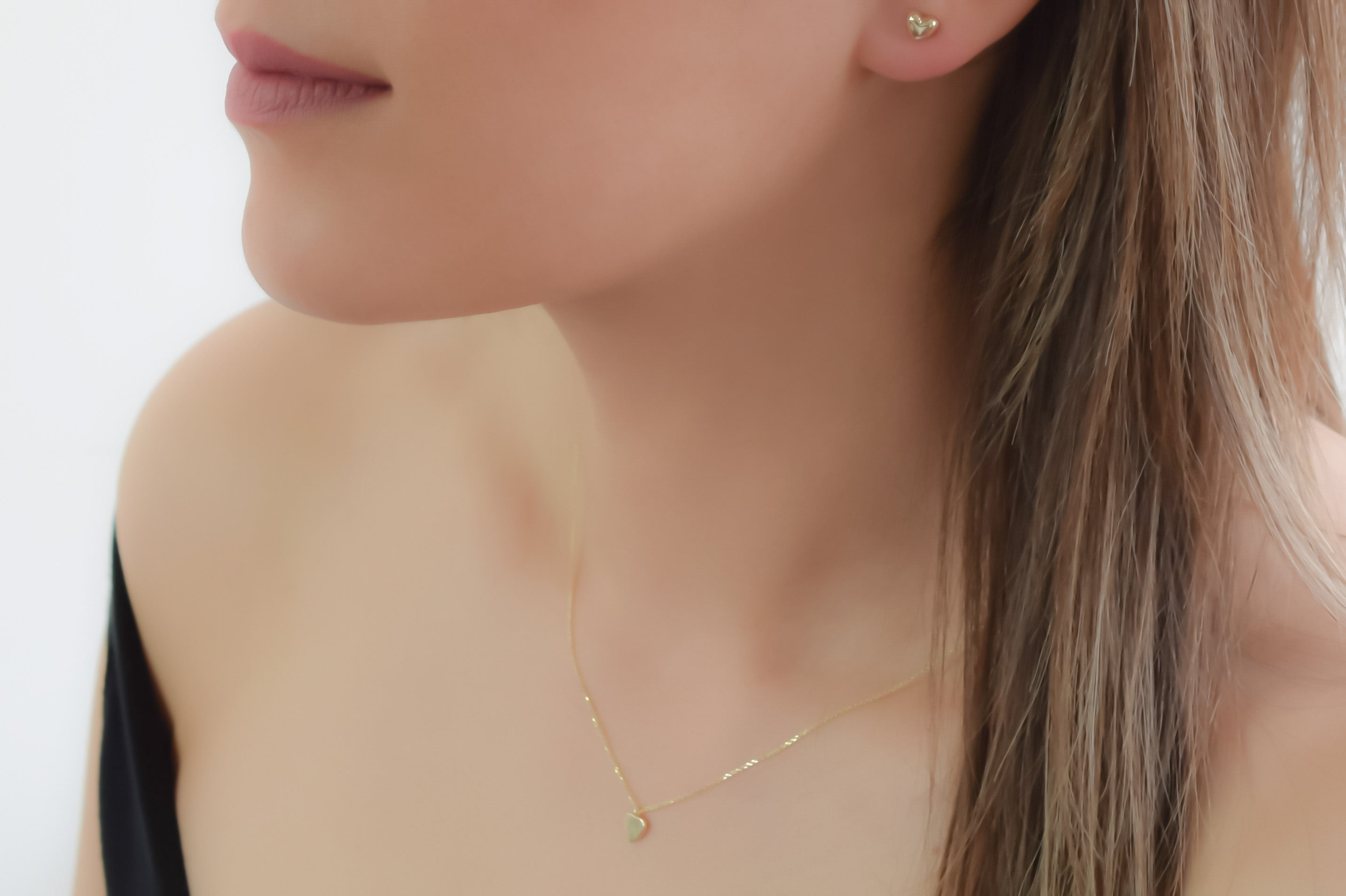 14k harten ketting,14k gouden hartjes ketting, gouden ketting met kleine hart, petite hartje ketting, love ketting, ketting 14 karaat hartje, 14k dames hartje ketting, modere ketting goud