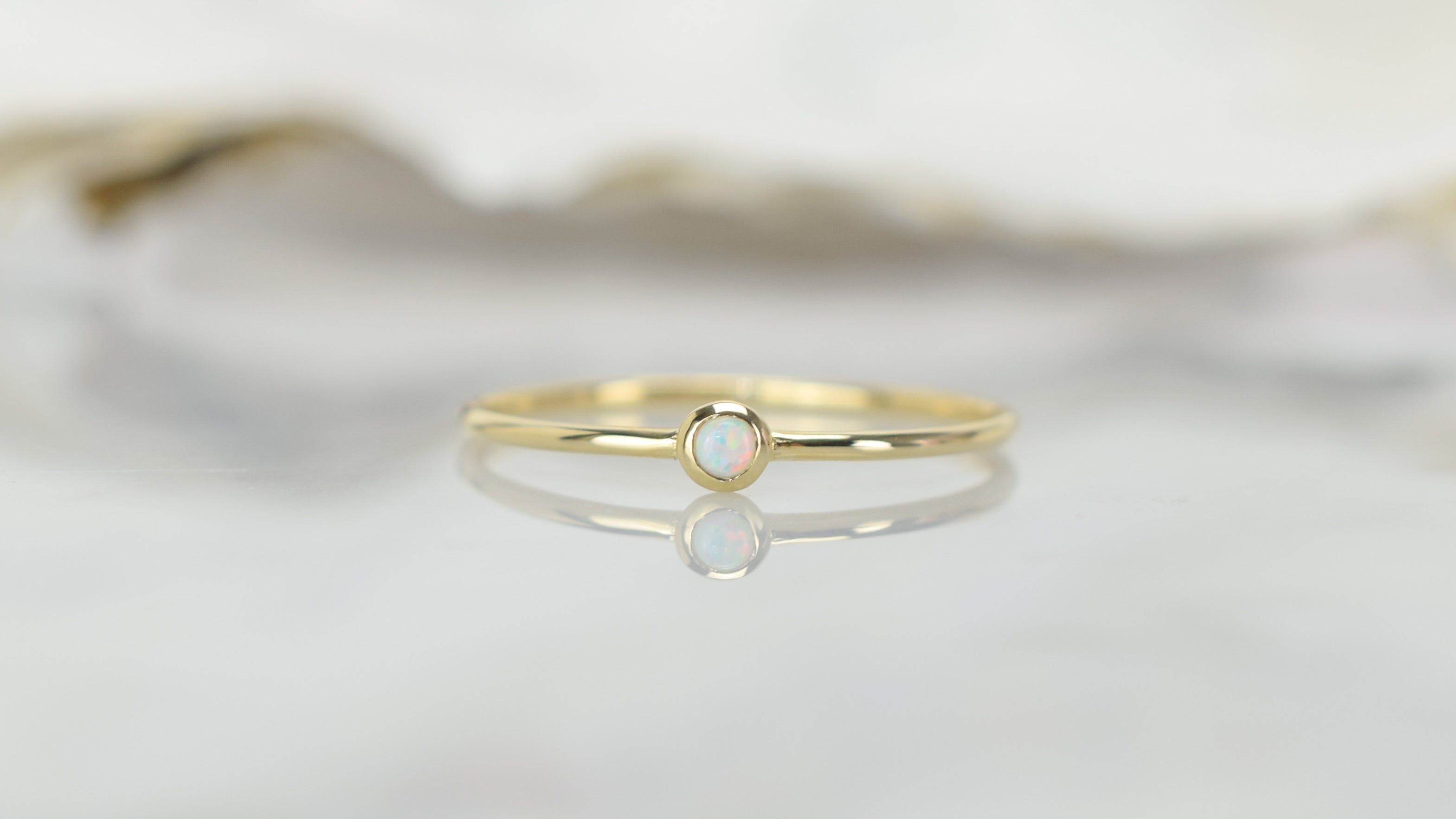 Aanschuifring goud, opaal gouden ring, 14k aanschuifring opaal