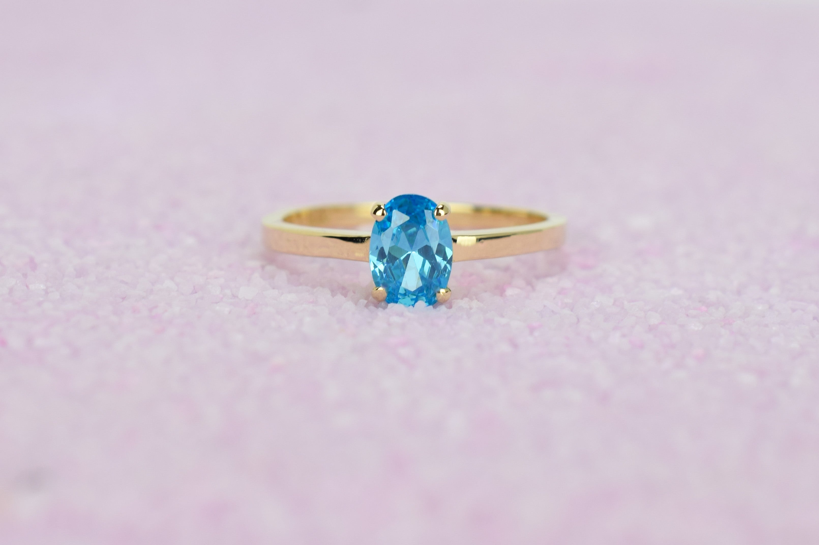 14k swarovski topaas ring, swarovski blauwe ring, 14k gouden ring, geboortesteen ring, 14k ovale topaas ring, natuurlijke topaas ring