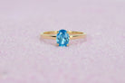 14k swarovski topaas ring, swarovski blauwe ring, 14k gouden ring, geboortesteen ring, 14k ovale topaas ring, natuurlijke topaas ring