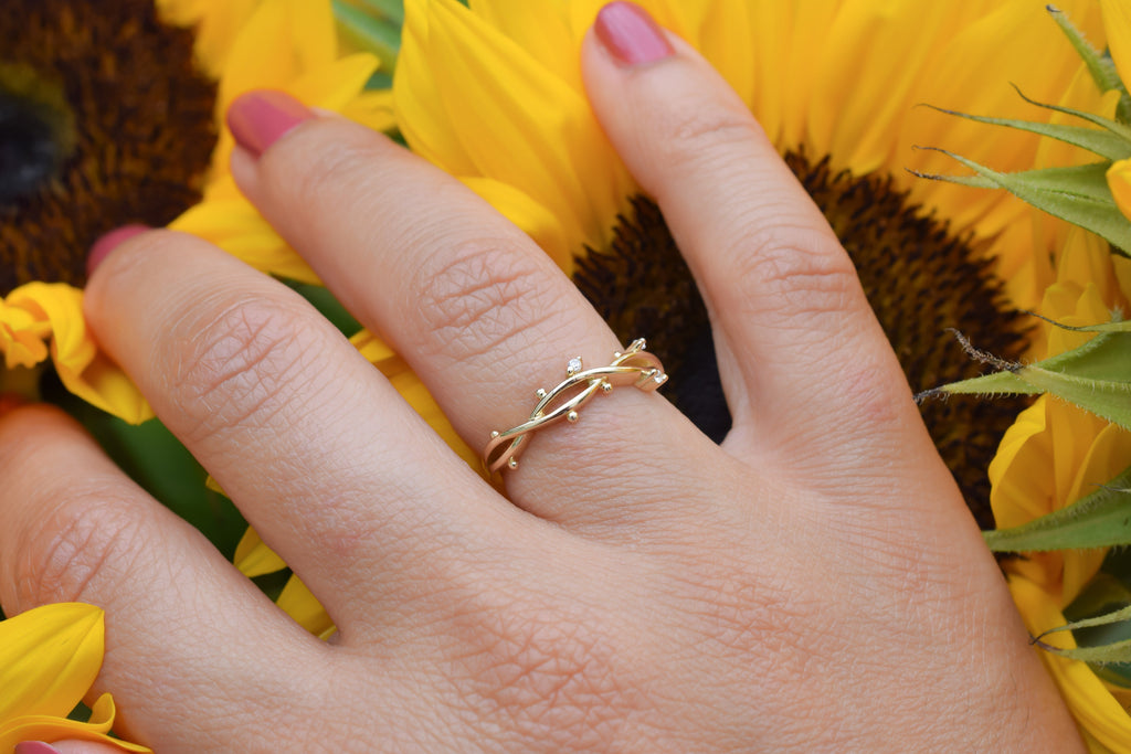gouden bloemen ring, ring met blaadjes, ring met stenen, verlovingsring, rosegoud ring, zilveren verlovingsring