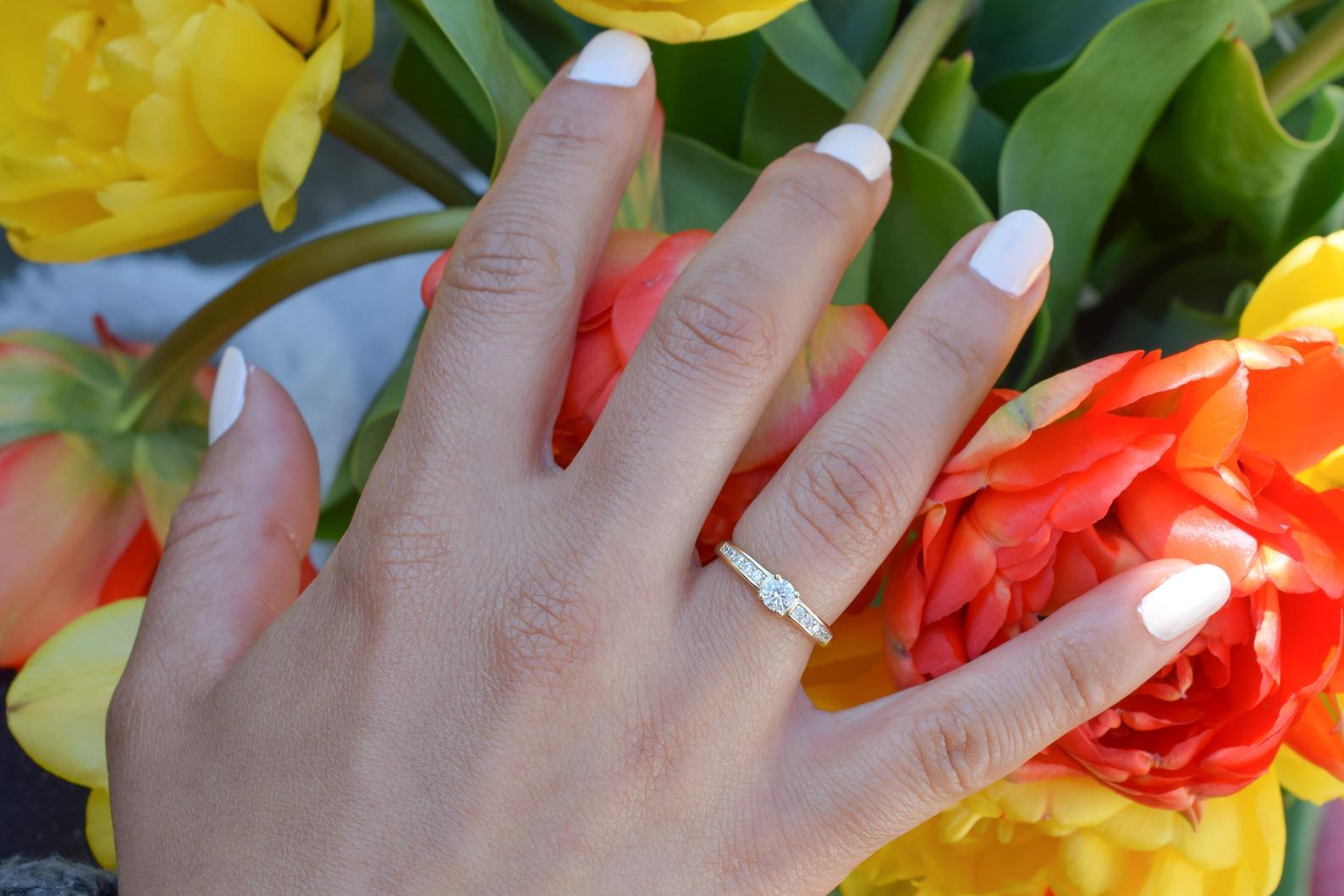 verlovingsring goud, gouden stenen ring, ring met stenen rosegoud, zilveren ring voor dames, zilveren verlovingsring, statement ring goud, solitaire ring zilver, 18k gouden ring met stenen